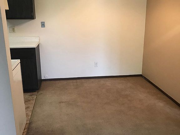3rd image of 806 W Pine Hill Ln APT 3