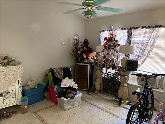 4th image of 3076 Blaine Cir