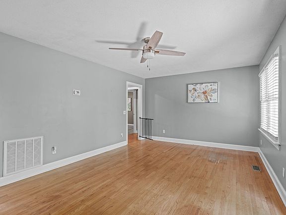 4th image of 346 Brookfield Cir