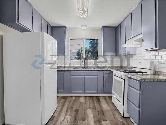 5th image of 16025 L St APT C