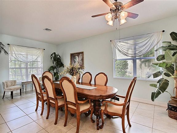 5th image of 1090 Amethyst Dr SW