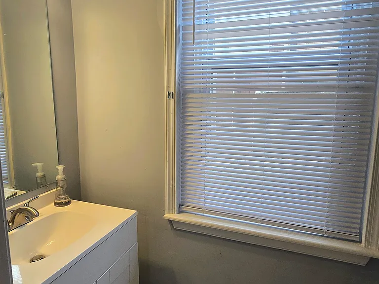 4709 Fowler St — Photo 8