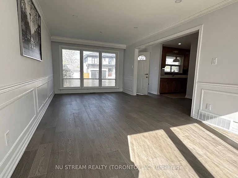 261 Essex Ave — Photo 4