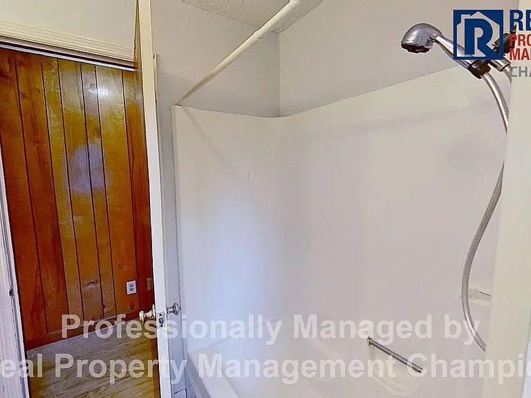 209 Sycamore St — Photo 16