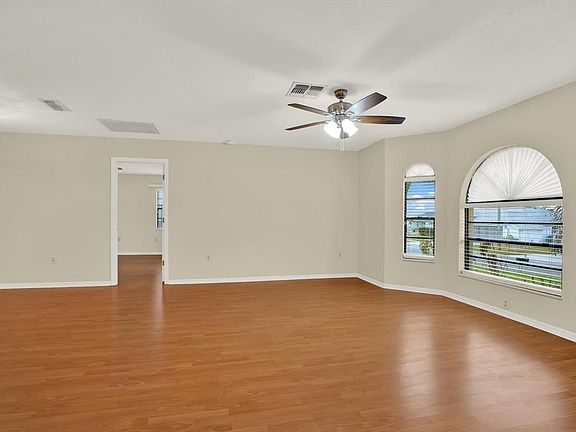 4th image of 1503 Overland Dr
