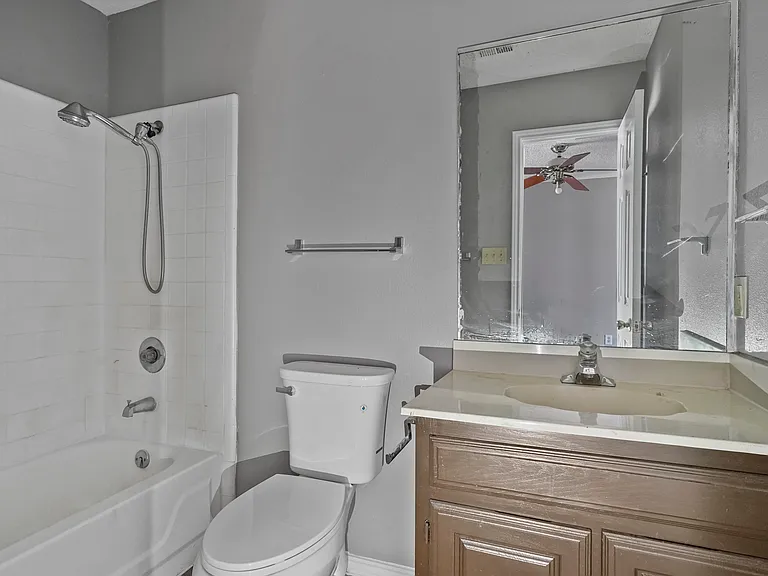 804 Custer St #1 — Photo 16