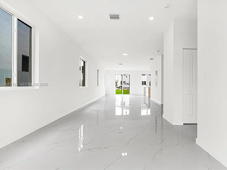 22555 SW 125th Ave #13A — Photo 12