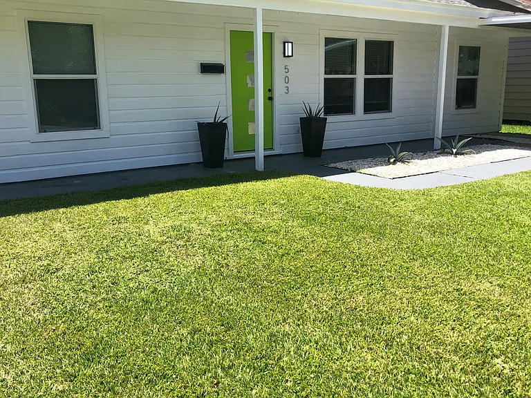 503 Harvey St — Photo 6