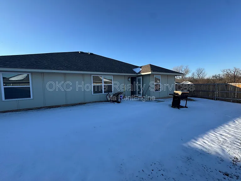 928 Dusky Valley Ln — Photo 4