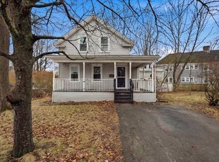 12 Southwick St, Middleboro, MA 02346