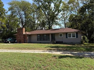 1021 N 7th St, Humboldt, KS 66748