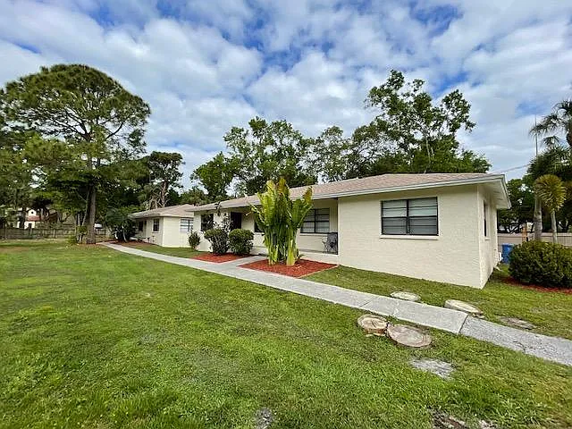 4734 Normandy Dr #B — Photo 6