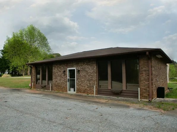 203 Rock Crusher Rd, Walhalla, SC 29691