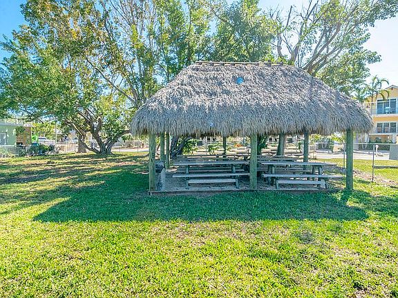 HOA Tiki Hut