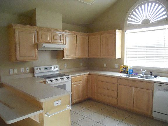 4th image of 251 Oak Hill Dr