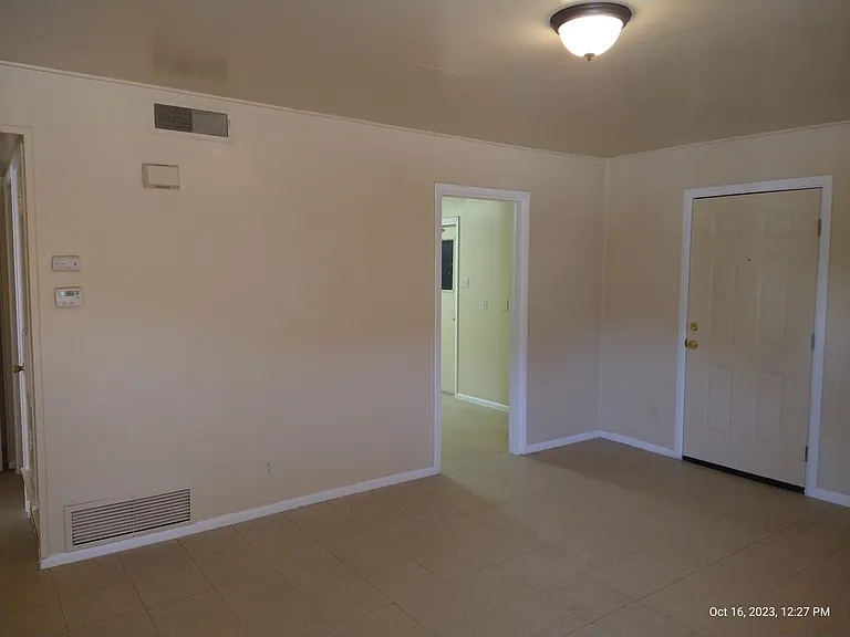 359 Waxwood Ln — Photo 7