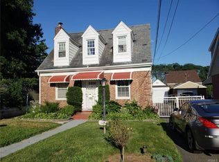 13811 230th St, Springfield Gardens, NY 11413