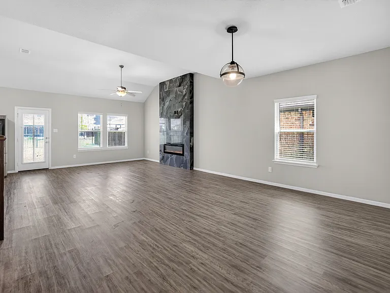5913 Pensby Dr — Photo 7