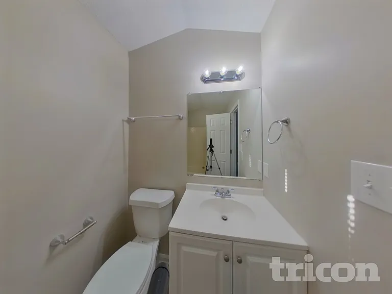 5001 Alexis Dr — Photo 8