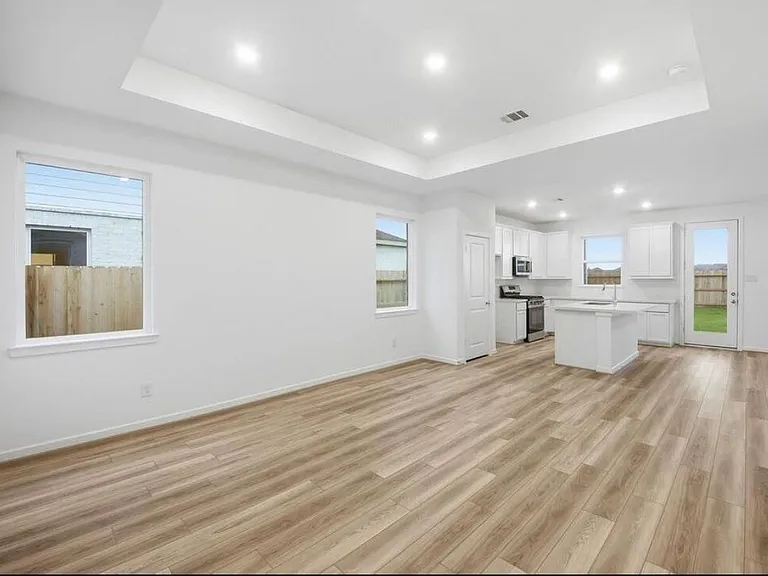 21510 Coronado Green Dr — Photo 3