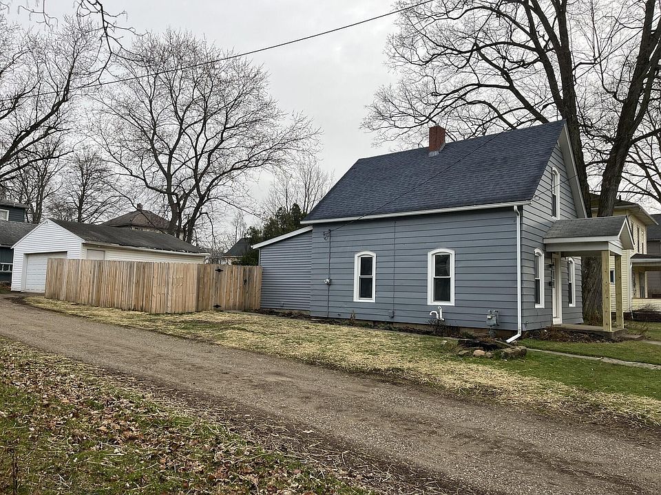 1st image of 109 E Curtis St