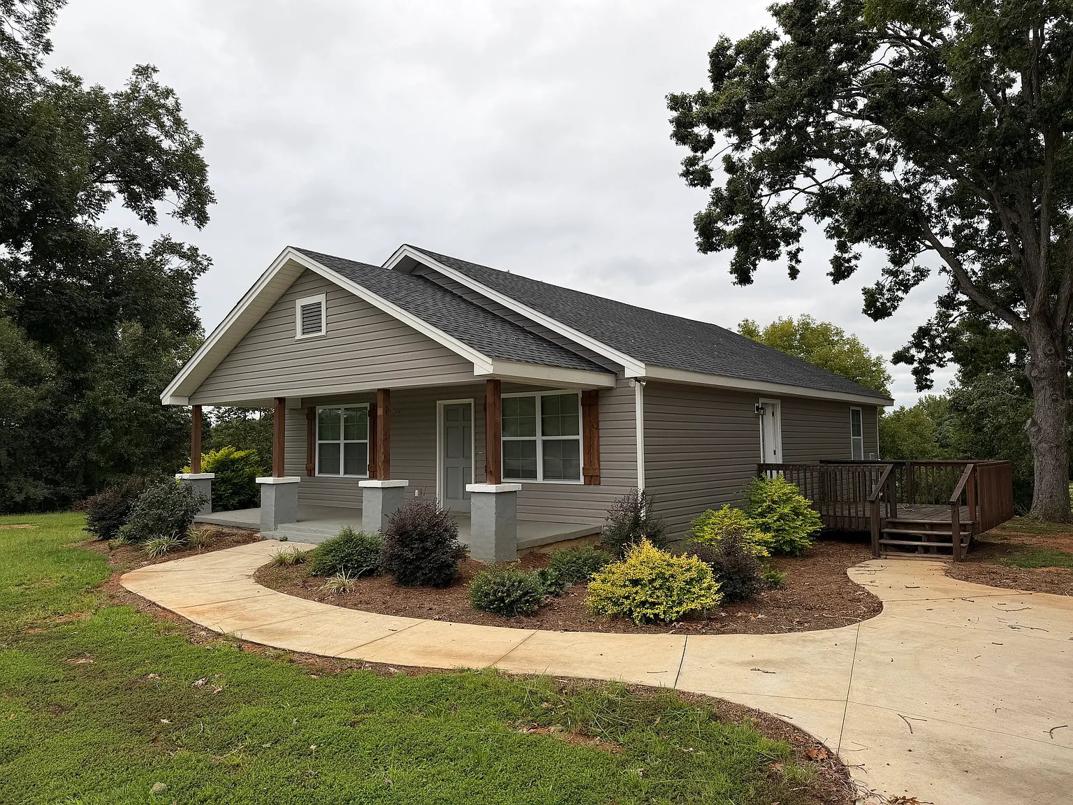 3 bed, 1520 sqft, $1,350 — Photo 1