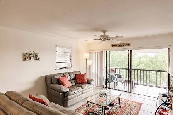 2 bed, 864 sqft, $10,500 — Photo 4