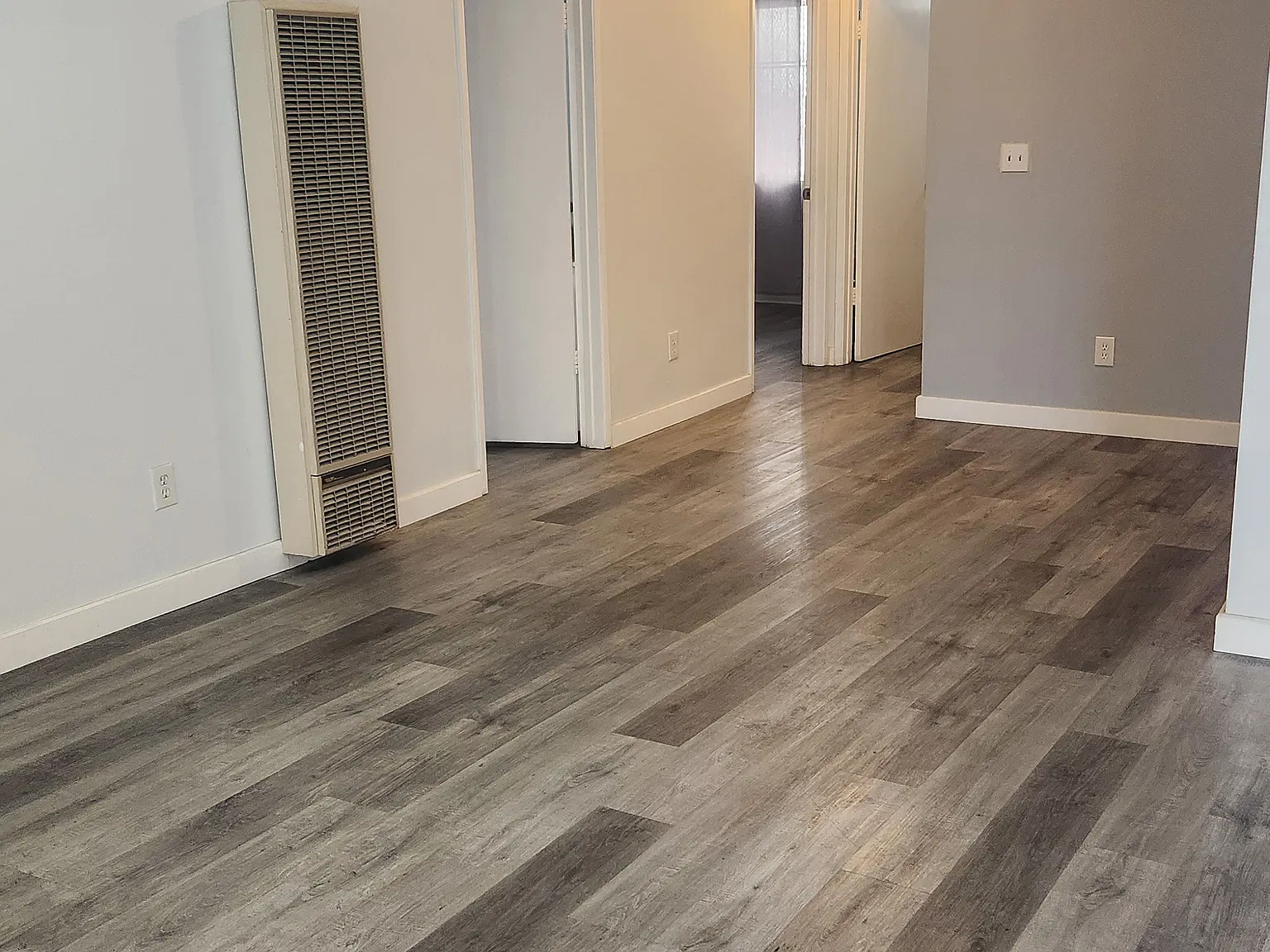 1115 N Commonwealth Ave — Photo 2