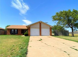 2121 Galaxy Dr, Altus, OK 73521