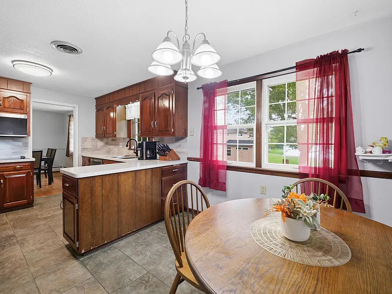 173 Colonial Dr #A — Photo 9