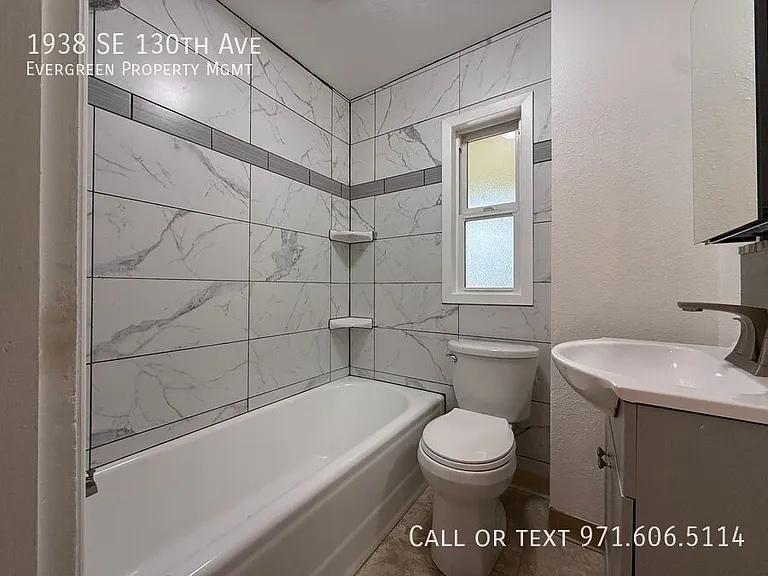 1938 SE 130th Ave — Photo 14