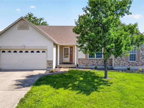 1359 Sunview Dr, O'Fallon, MO 63366