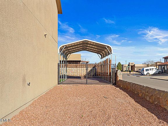 4th image of 3700 Loma Esteban Dr