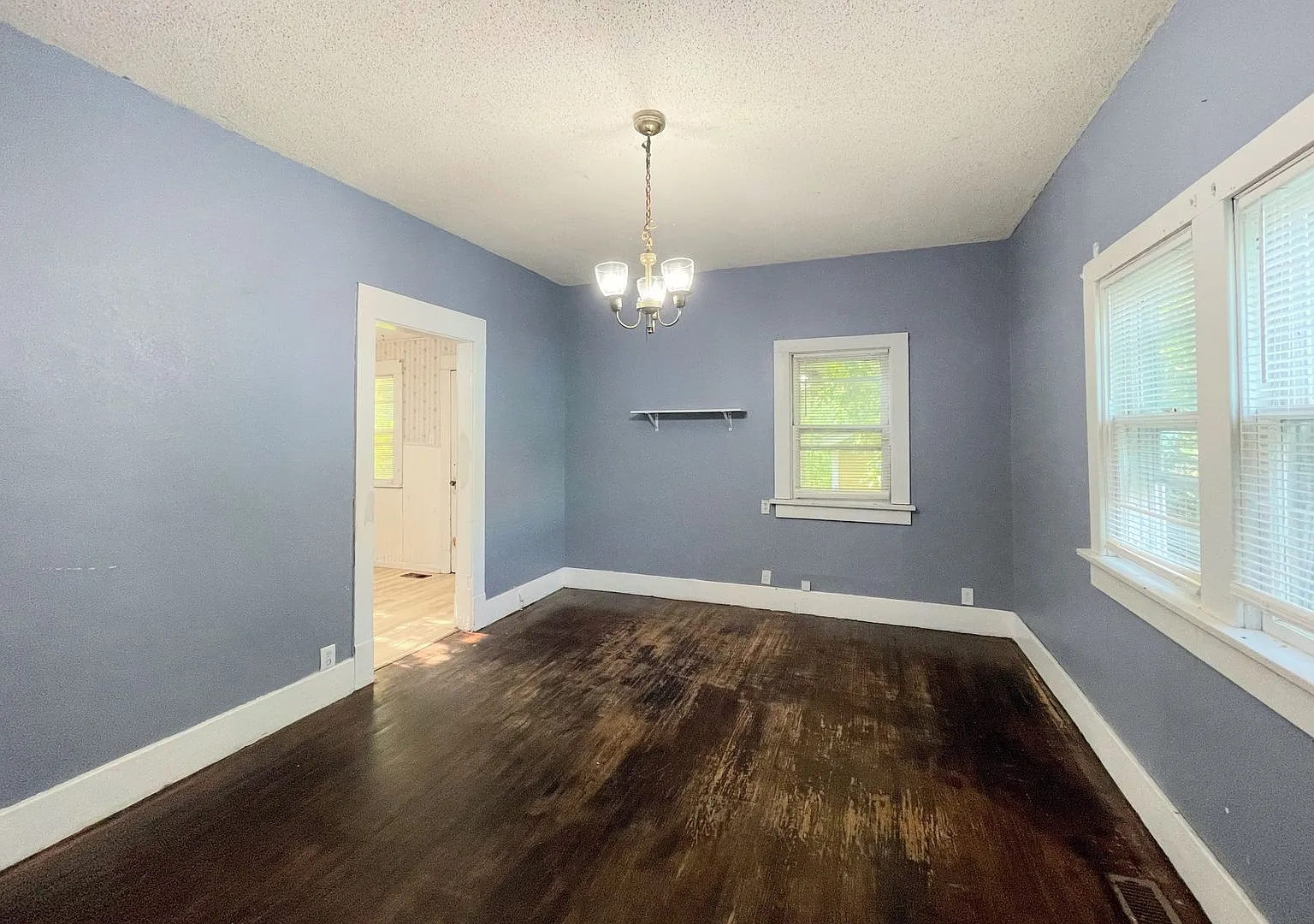 3 Bed 1.5 Bath — Photo 3
