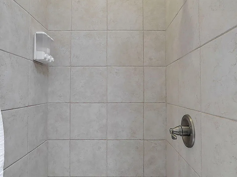 1104 Madeline Dr — Photo 38