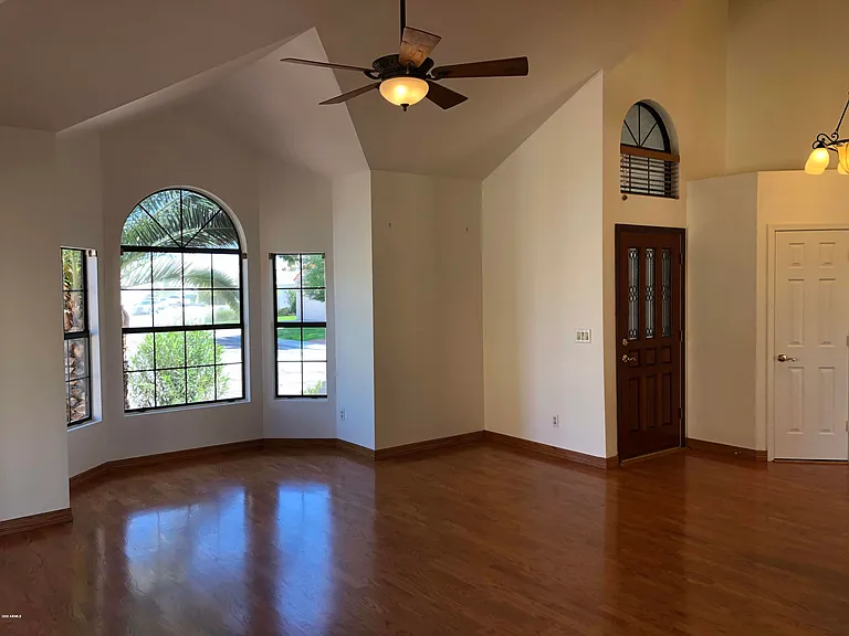 16226 S 37th Way — Photo 6