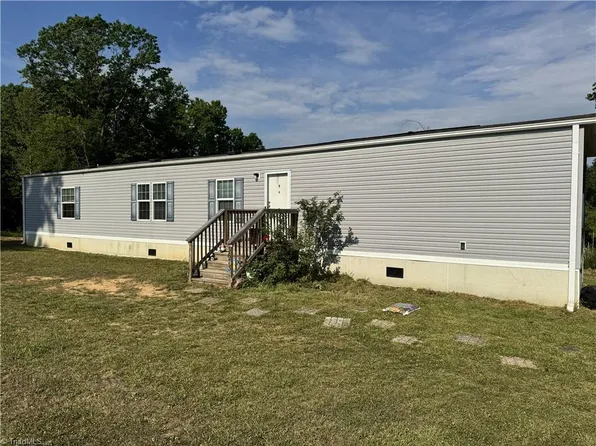 3673 State Highway 66 N, Westfield, NC 27053