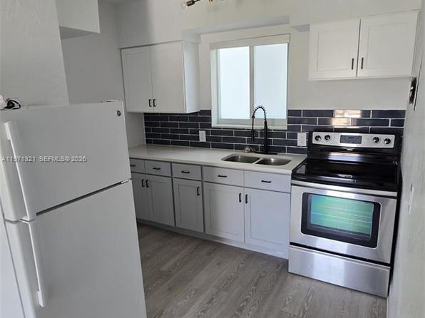 9270 E Bay Harbor Dr APT 7B