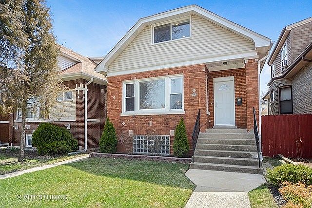 1st image of 5107 W Wellington Ave