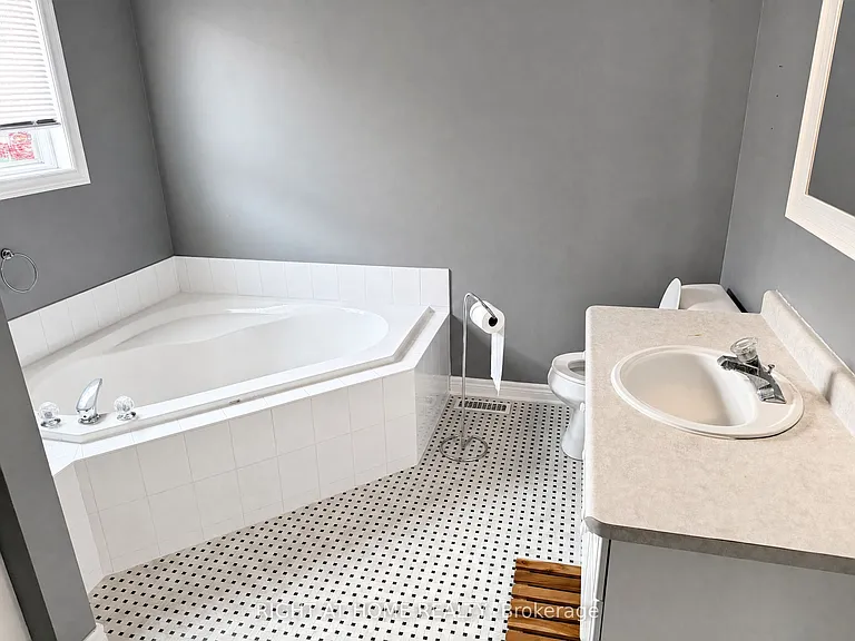 890 Guildwood Blvd — Photo 19