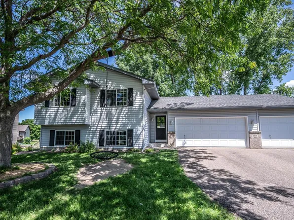 2206 W Hill St, Faribault, MN 55021