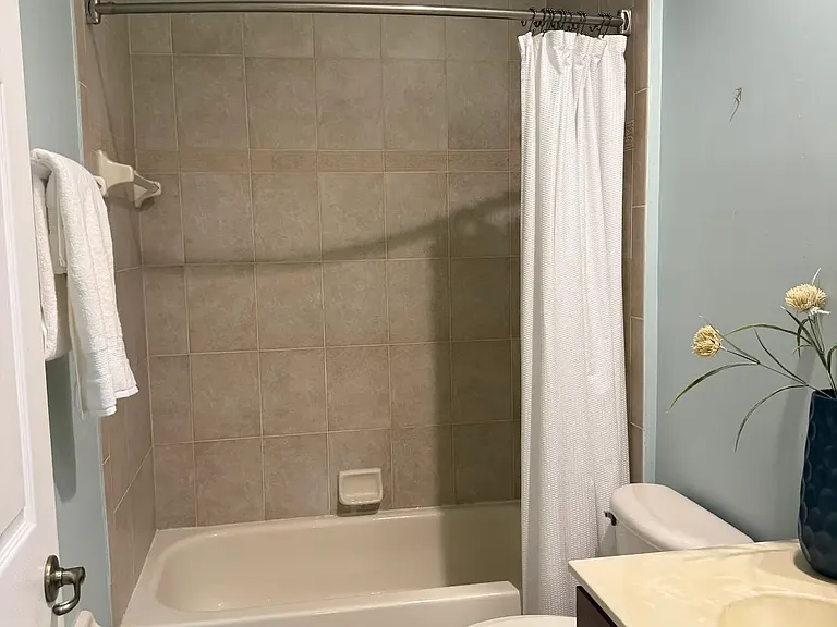 455 La Travesia Flora St #202 — Photo 17