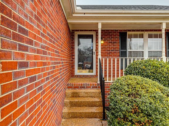5th image of 902 Thomastown Dr