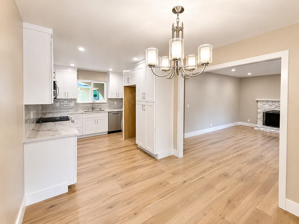 2258 Cherry Ave
