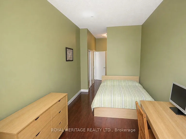 373 Front St W #102 — Photo 4