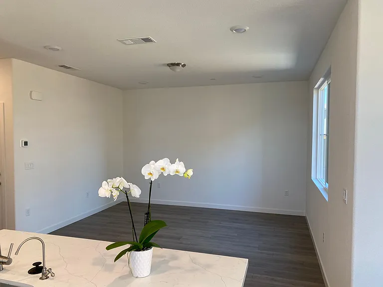 801 Verdant Ln — Photo 24
