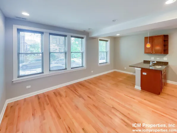 1636 W Grace St APT 3W, Chicago, IL 60613