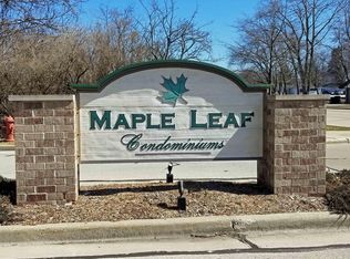 4936 W Maple Leaf Cir #16-6, Greenfield, WI 53220