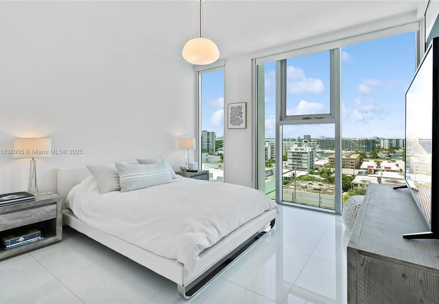 1 bed, 1.0 bath, 850 sqft, $6,250 — Photo 3