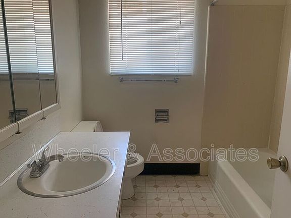 3rd image of 546 E 450 S APT O